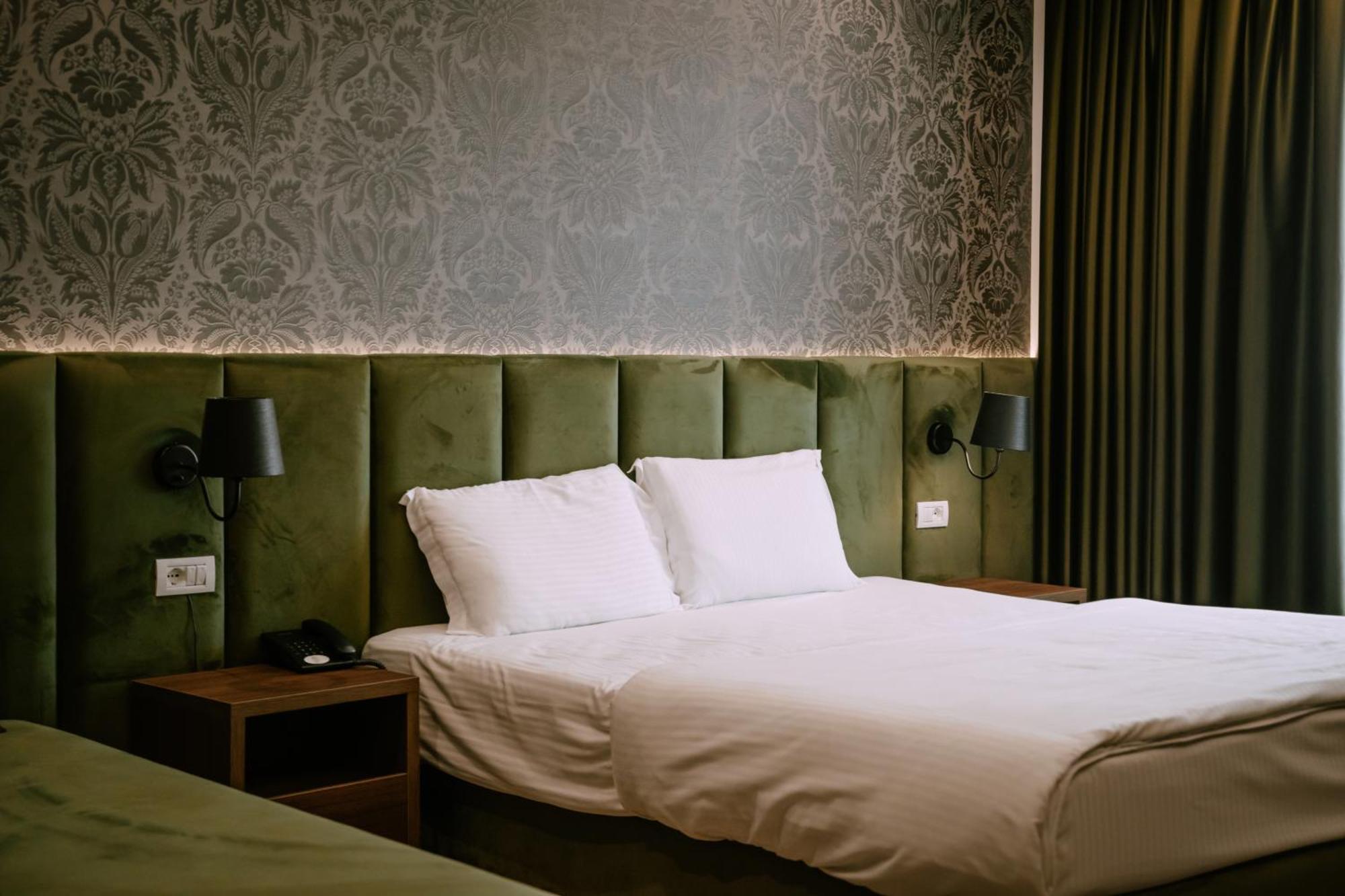 Albanian Star Hotel Kryemedhej Ngoại thất bức ảnh
