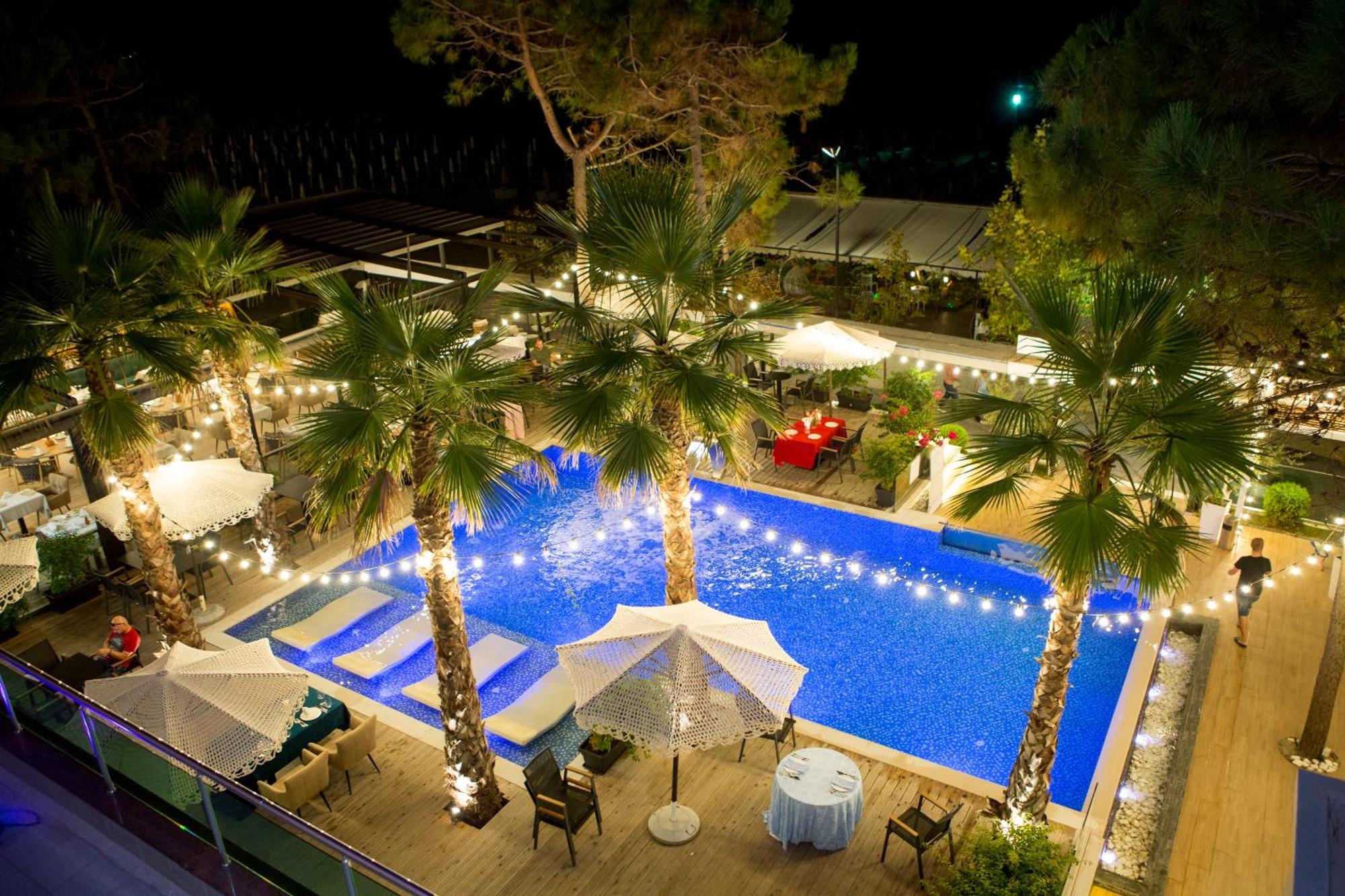 Albanian Star Hotel Kryemedhej Ngoại thất bức ảnh