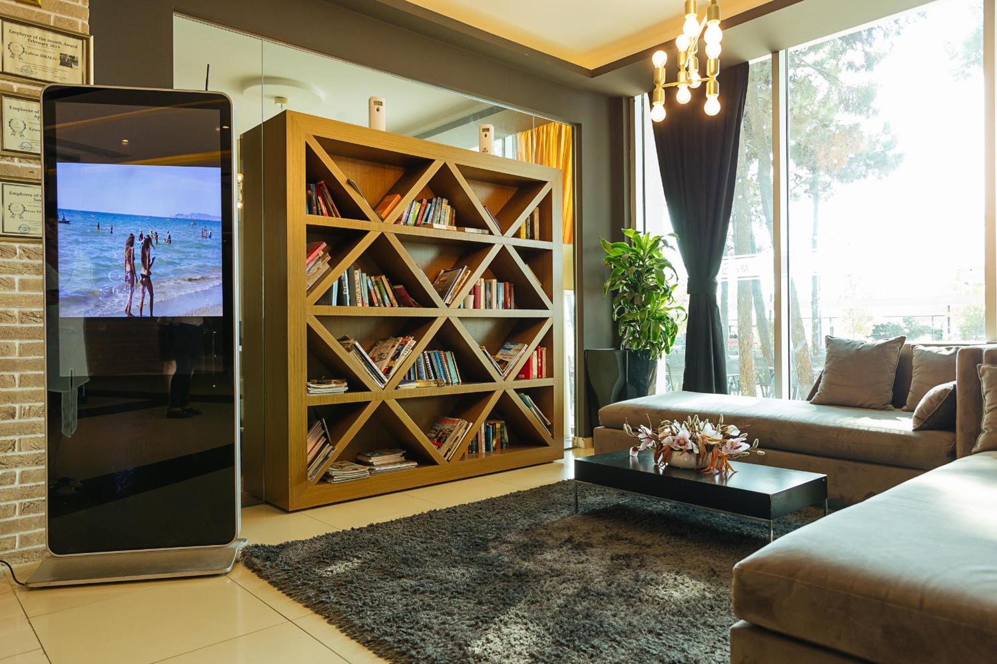 Albanian Star Hotel Kryemedhej Ngoại thất bức ảnh