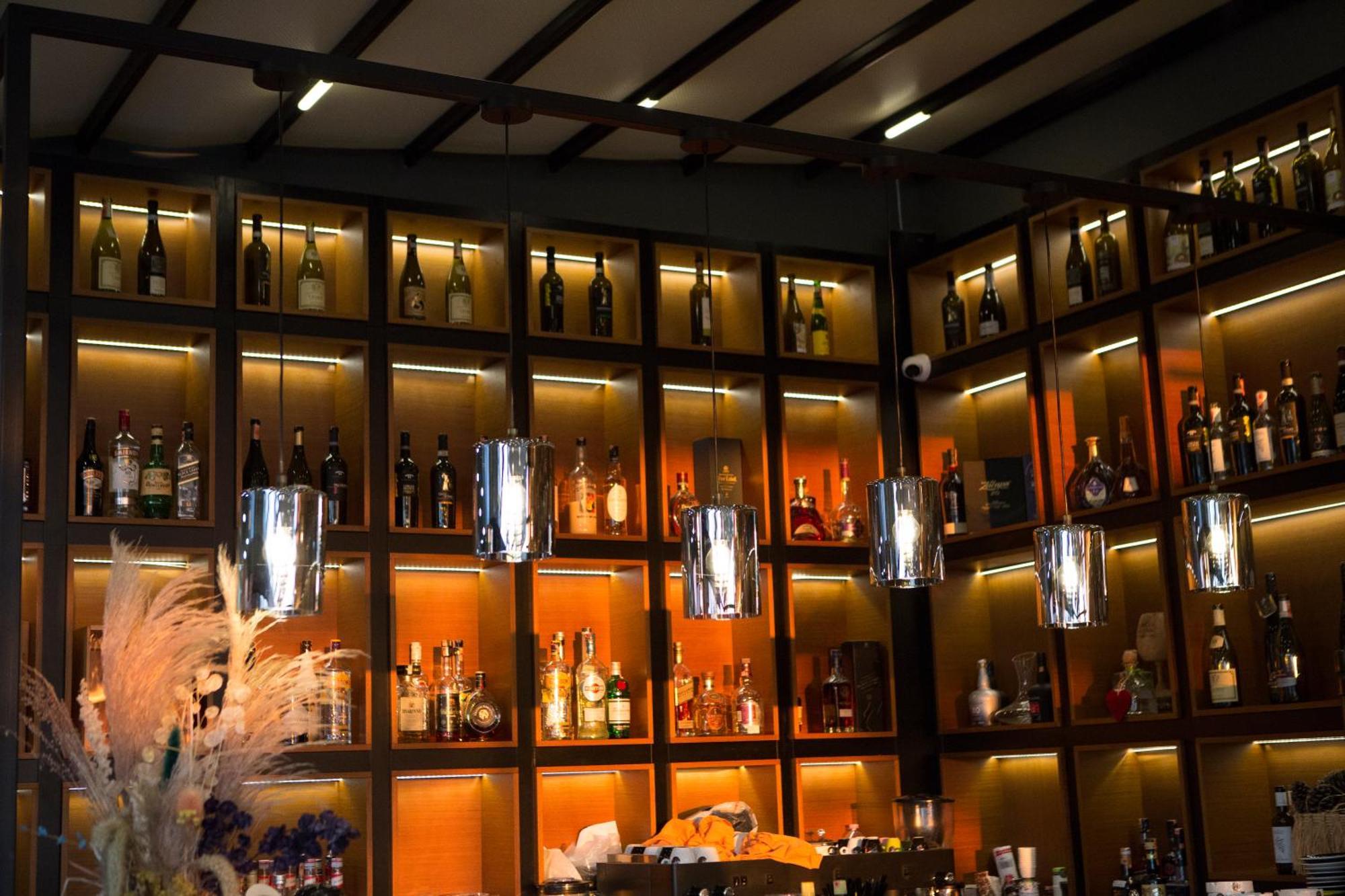 Albanian Star Hotel Kryemedhej Ngoại thất bức ảnh